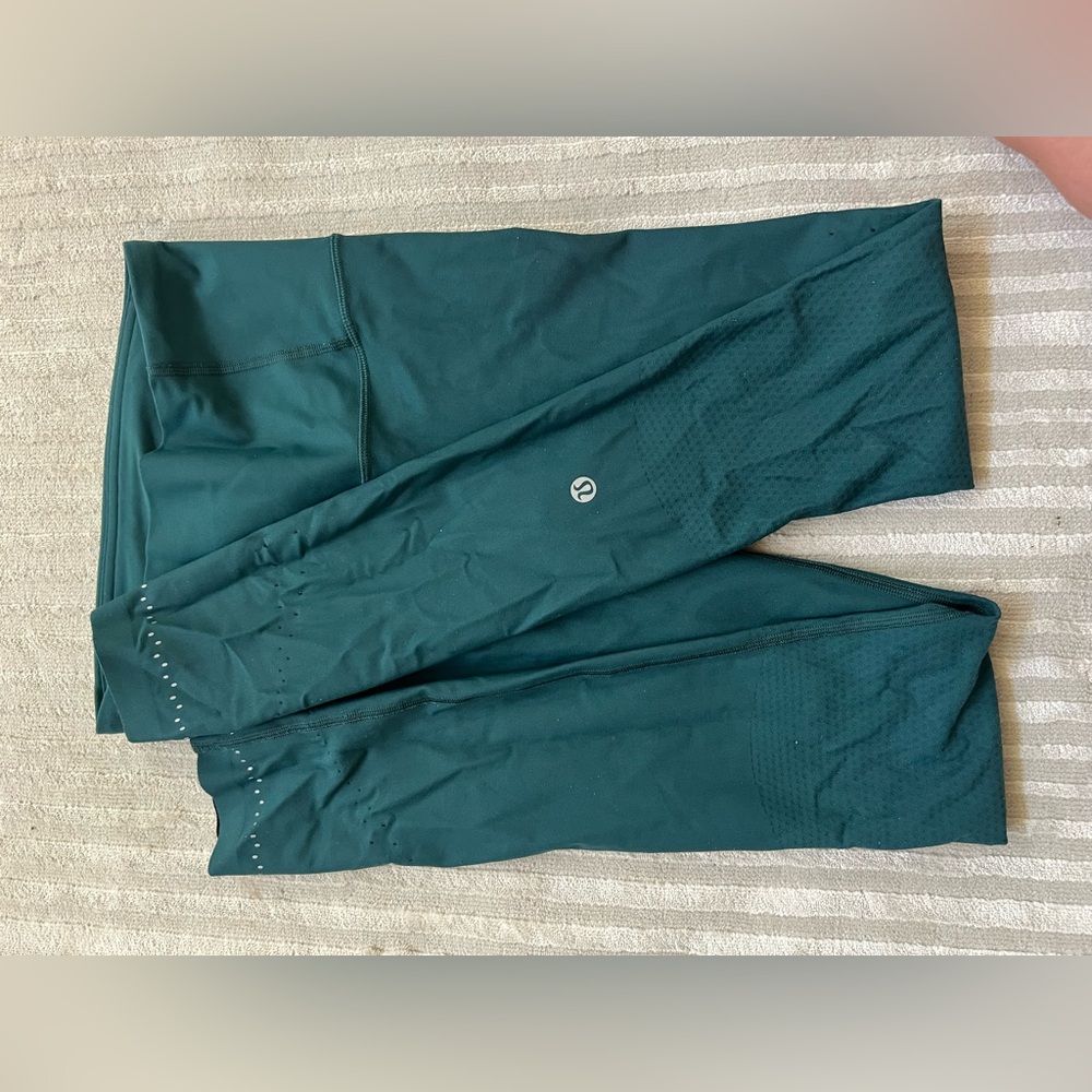 Lululemon Zoned In Tight *27" in size 4 green jasper